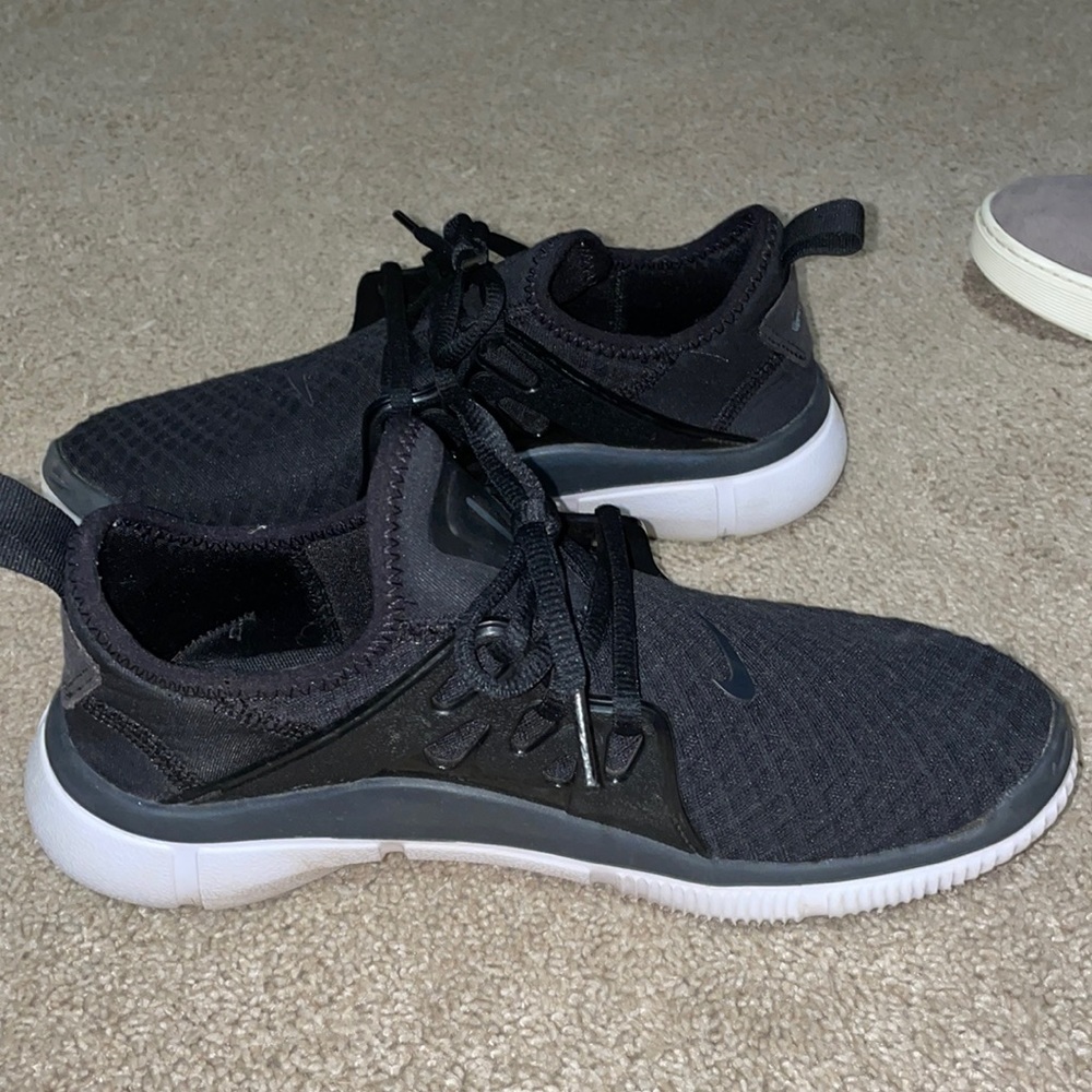 Nike tennis shoes